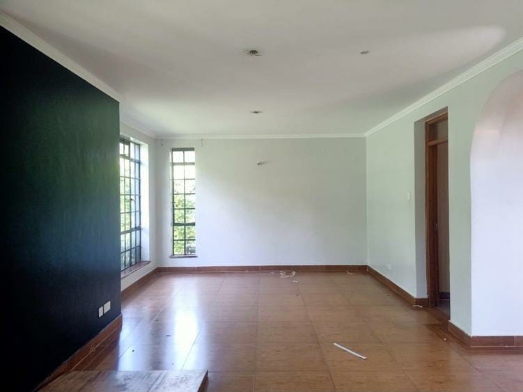 3bdrm Villa in Edenville - Image 2